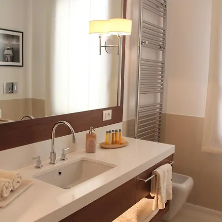 Primaluce 4* البندقية